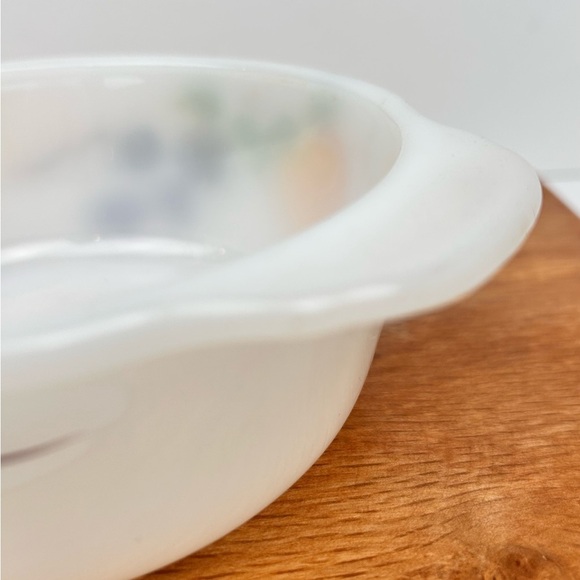 Anchor Hocking Fire King Gay Fad Small milkglass bowl, fruits pattern #445 - Picture 6 of 8